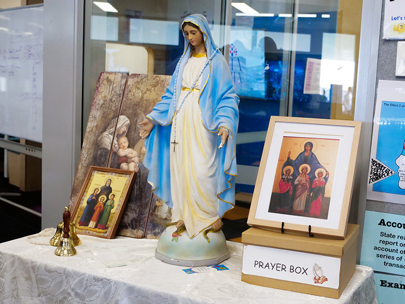 Santa Sophia Catholic College Box Hill RE Rosary