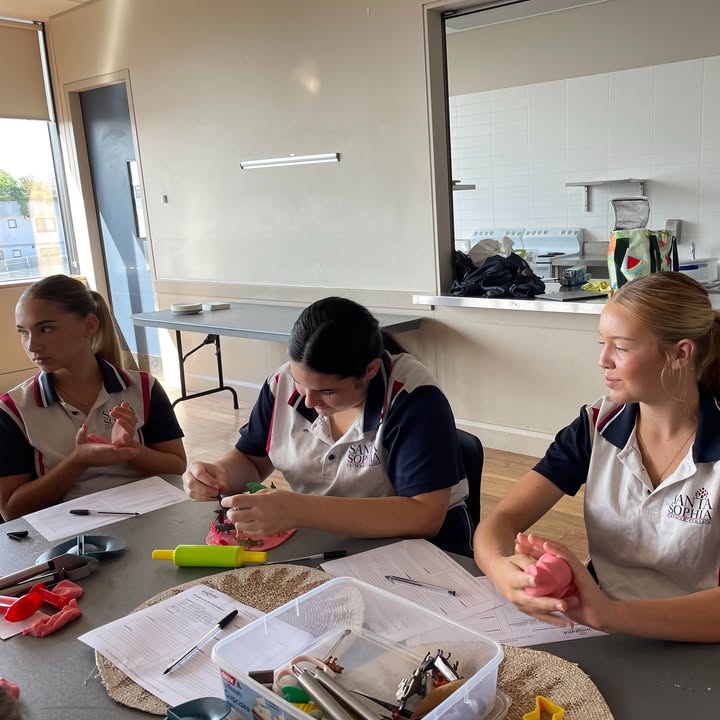 697778665695718_1431627768977467-1